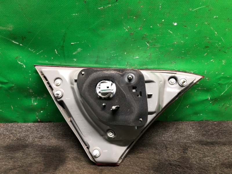 Фонарь внутренний задний правый CAMRY 55 14-17 2016 ASV50 2.5 2ARFE Фонарь внутренний задний правый CAMRY 55 14-17 2016 ASV50 2.5 2ARFE