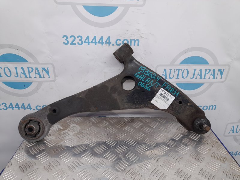 Запчасть рычаг передней подвески нижний передний правый MITSUBISHI GALANT 03-12 2009 Седан 2.4 MN161706 Б/У Рычаг передней подвески нижний передний правый MITSUBISHI GALANT 03-12 2009 Седан 2.4 MN161706 Б/У
