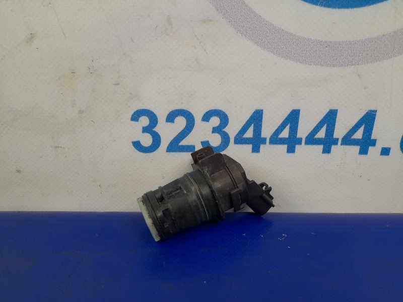 Запчасть насос омывателя стекла TOYOTA SIENNA 03-10 85330-AE010 Б/У Насос омывателя стекла TOYOTA SIENNA 03-10 85330-AE010 Б/У