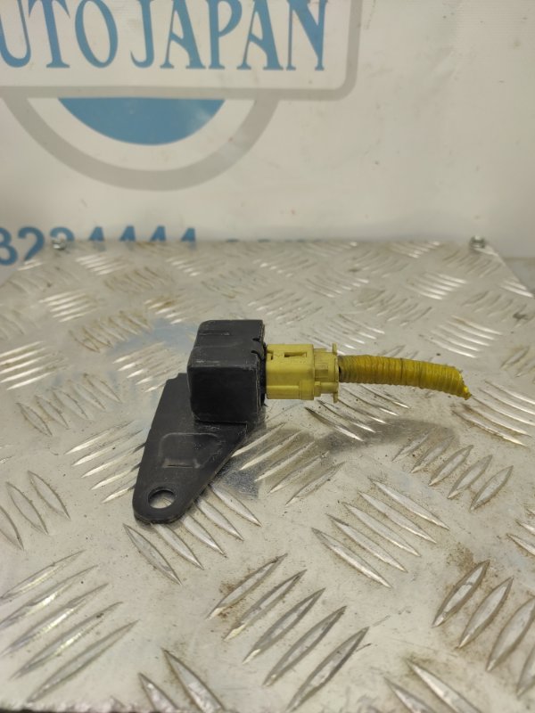 Датчик удара передний левый SUBARU IMPREZA 00-07 GD/GG