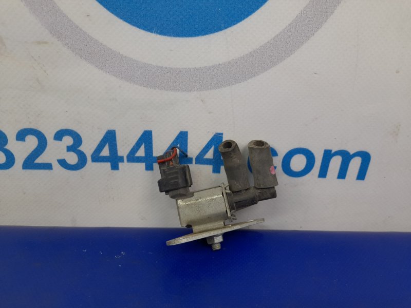 Клапан электромагнитный (вакуумный) MITSUBISHI GALANT 03-12 MR988075 Б/У