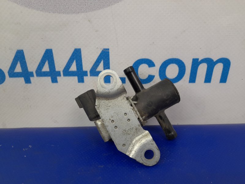 Клапан электромагнитный (вакуумный) FX/QX70 S51 08-17