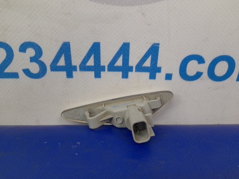 Повторитель поворота в крыло левый MX-5 06-15