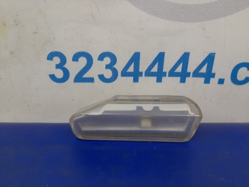 Подсветка номера левая LEXUS IS250/350 05-13 81690-53011 Б/У