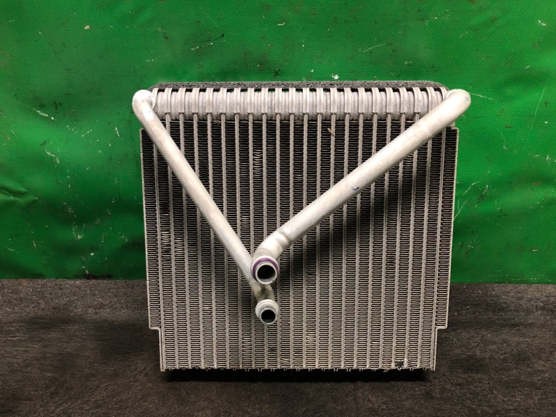 Испаритель кондиционера VOLKSWAGEN PASSAT B7 11-15 2.5 561 820 103 Б/У