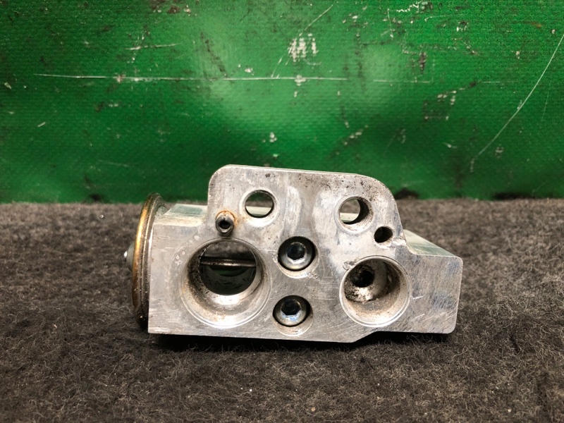 Клапан кондиционера VOLKSWAGEN PASSAT B7 11-15 2.5 1K0 820 679 Б/У