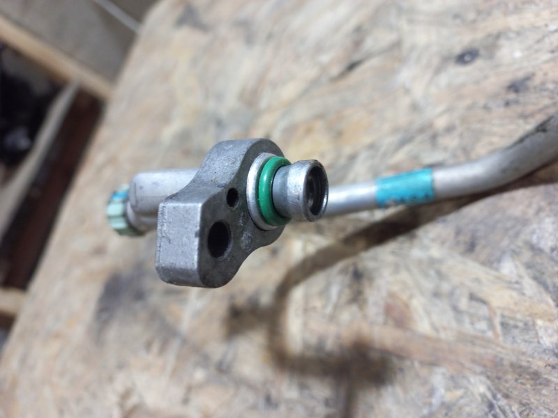 Трубка кондиционера KIA SORENTO UM 14- Внедорожник 2.4