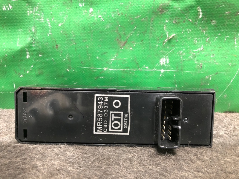 Блок управления стеклоподъемниками передний левый GALANT 03-12 2009 Седан 2.4 Блок управления стеклоподъемниками передний левый GALANT 03-12 2009 Седан 2.4