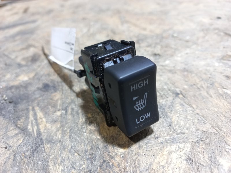 Кнопка обогрева сидений правая SUBARU FORESTER 12-19 2015 Внедорожник 2.5 FB25B 83245SG000 Б/У