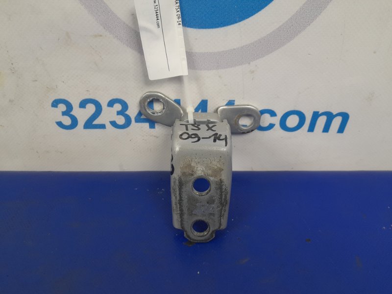 Петля двери нижняя задняя левая HONDA ACCORD CU8 / TSX 08-14 67960-SLA-H11ZZ Б/У