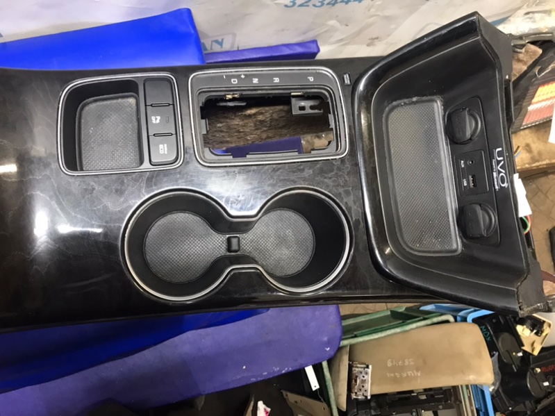 Подлокотник SORENTO XM 09-14