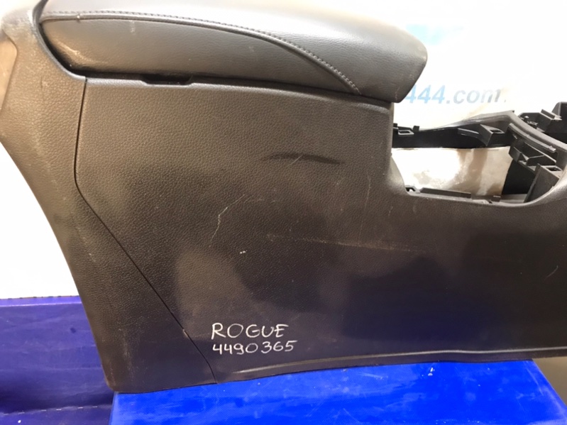 Подлокотник X-TRAIL/ROGUE T32 13-20