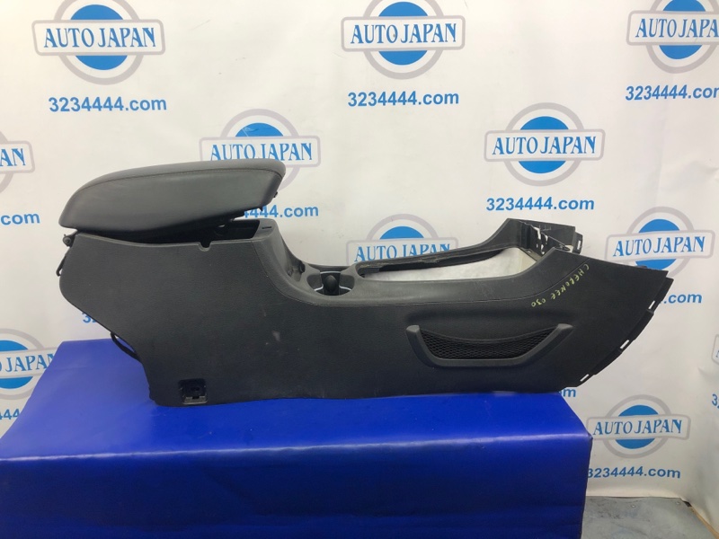 Запчасть подлокотник JEEP CHEROKEE 14- 2015 Внедорожник 2.4 5SF14DX9AA Б/У Подлокотник JEEP CHEROKEE 14- 2015 Внедорожник 2.4 5SF14DX9AA Б/У