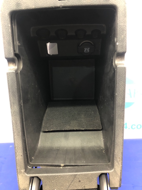 Подлокотник CHEROKEE 14- 2015 Внедорожник 2.4 Подлокотник CHEROKEE 14- 2015 Внедорожник 2.4