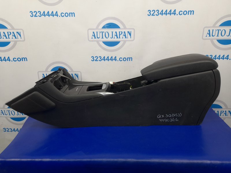 Подлокотник QX30 16-20 2016 Внедорожник 2.0 20PET Подлокотник QX30 16-20 2016 Внедорожник 2.0 20PET