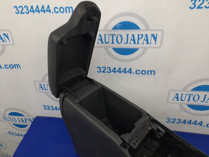 Подлокотник QX30 16-20 2016 Внедорожник 2.0 20PET Подлокотник QX30 16-20 2016 Внедорожник 2.0 20PET