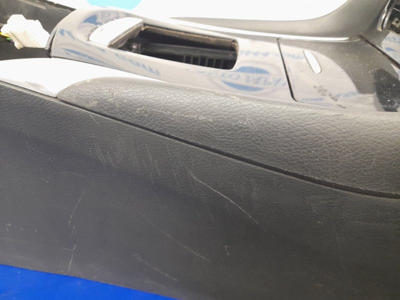 Подлокотник QX30 16-20 2016 Внедорожник 2.0 20PET Подлокотник QX30 16-20 2016 Внедорожник 2.0 20PET