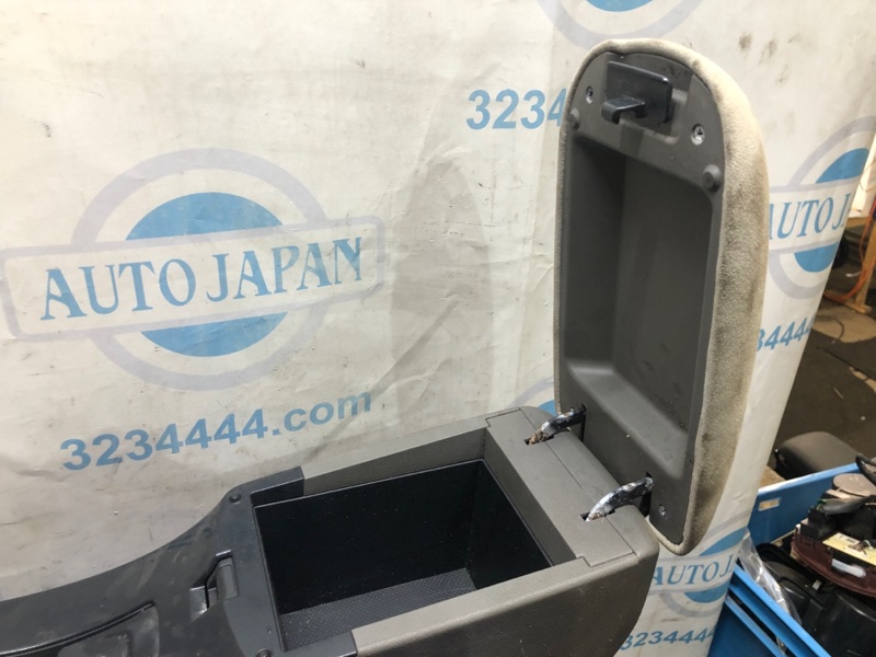 Подлокотник LEAF 10-17