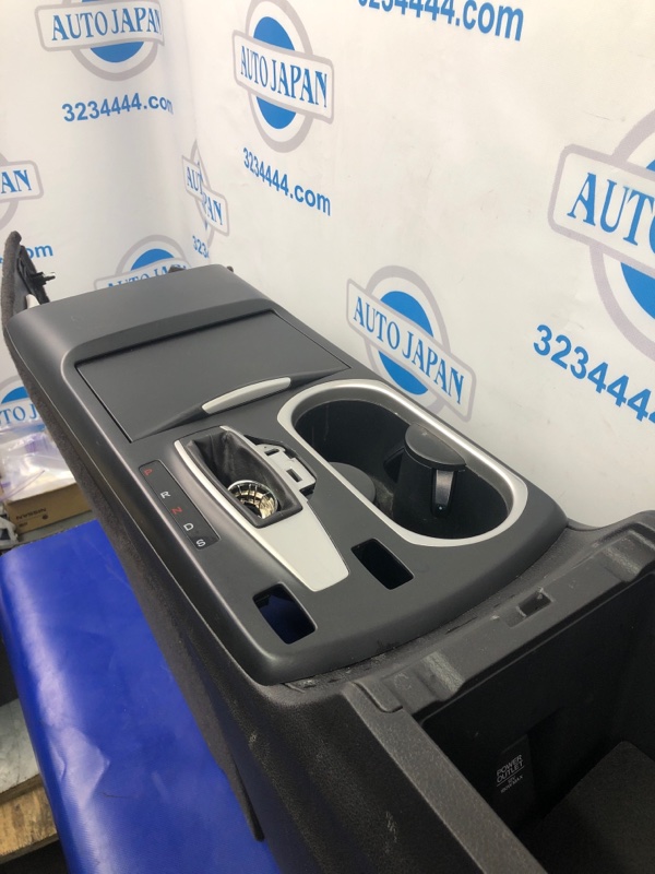 Подлокотник RDX 12-19 2017 Внедорожник 3.5 Подлокотник RDX 12-19 2017 Внедорожник 3.5