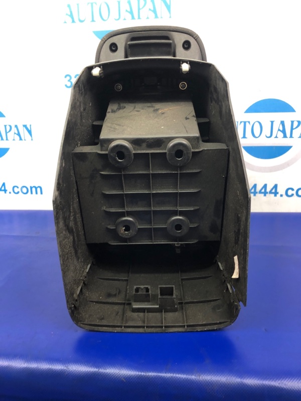 Подлокотник OUTLANDER GF 12- 2014 Внедорожник 2.4