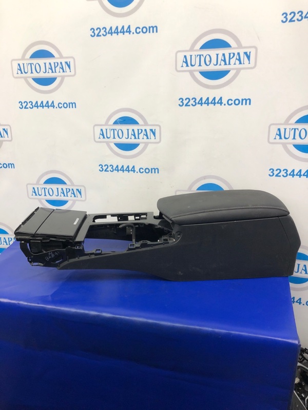 Подлокотник LEXUS GS 12- Седан 8ARFTS 2.0TURBO