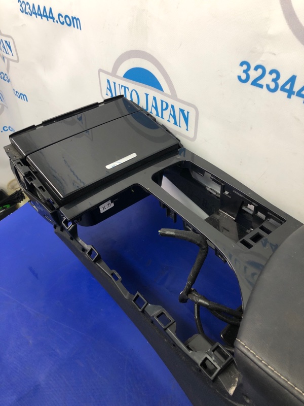 Подлокотник GS 12- 2015 Седан 8ARFTS 2.0TURBO