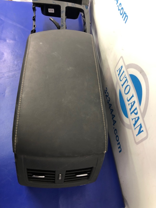 Подлокотник GS 12- 2015 Седан 8ARFTS 2.0TURBO