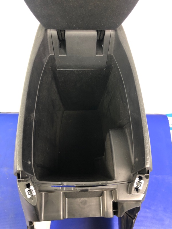 Подлокотник VELOSTER 11-18 Подлокотник VELOSTER 11-18