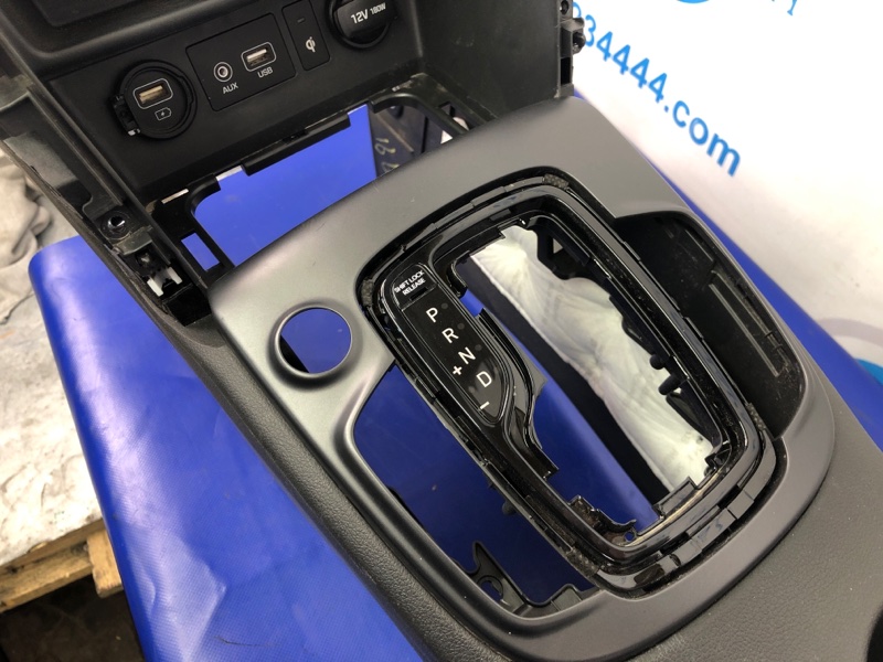 Подлокотник HYUNDAI KONA OS 17-23