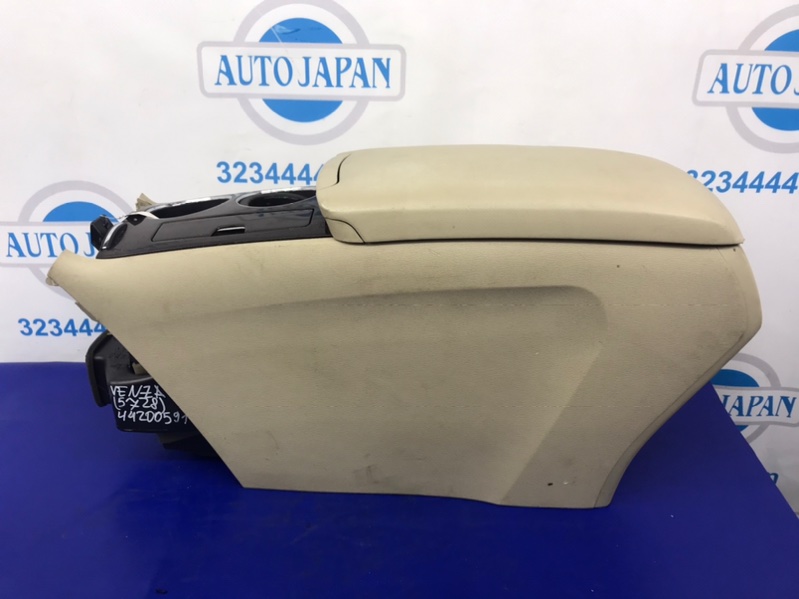 Подлокотник TOYOTA VENZA 09-16 2010 AGV10 2.7 1ARFE 58810-0T011-A1 Б/У