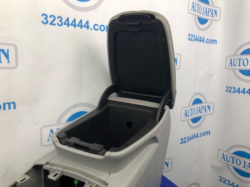 Подлокотник TLX 14-17 2015 Седан 2.4 Подлокотник TLX 14-17 2015 Седан 2.4