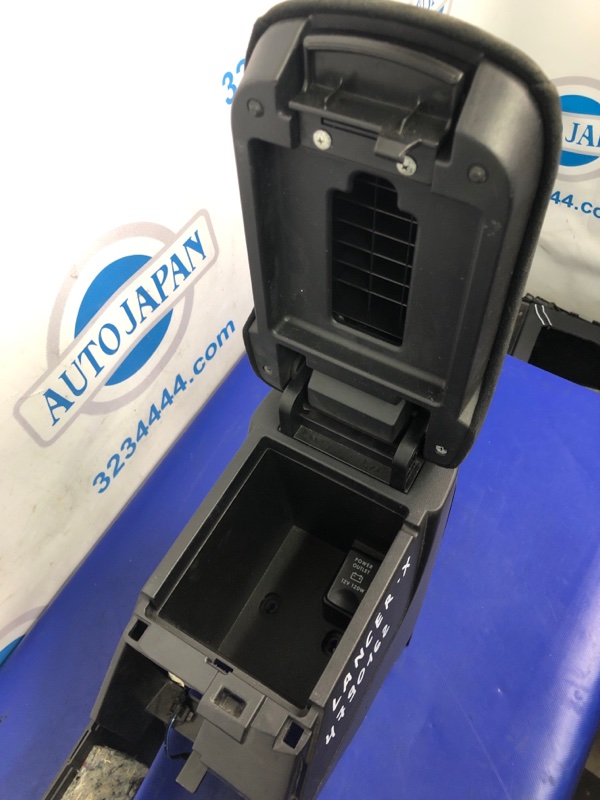 Подлокотник LANCER X 10 07-15