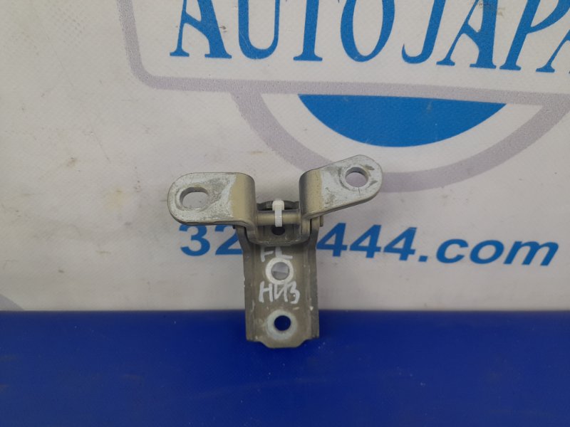 Петля двери нижняя передняя левая SONATA YF 10-14 Петля двери нижняя передняя левая SONATA YF 10-14