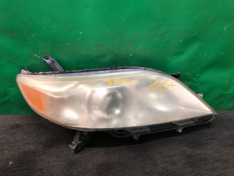 Запчасть фара передняя правая TOYOTA SIENNA 11-16 2012 GSL30 3.5 2GR-FE 81110-08030 Б/У Фара передняя правая TOYOTA SIENNA 11-16 2012 GSL30 3.5 2GR-FE 81110-08030 Б/У