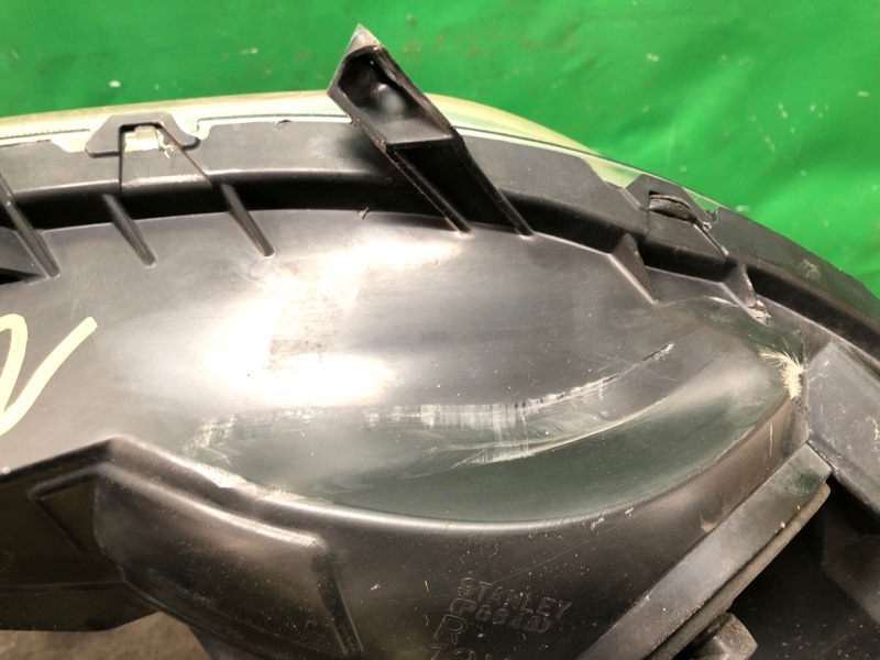 Фара передняя правая SIENNA 11-16 2012 GSL30 3.5 2GR-FE Фара передняя правая SIENNA 11-16 2012 GSL30 3.5 2GR-FE