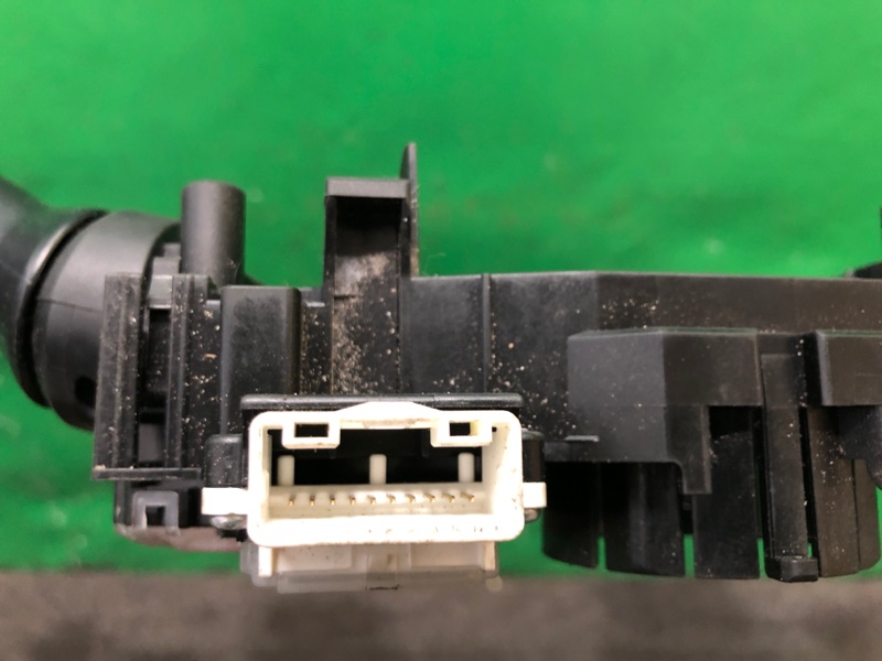 Подрулевой переключатель левый SIENNA 11-16 2012 GSL30 3.5 2GR-FE Подрулевой переключатель левый SIENNA 11-16 2012 GSL30 3.5 2GR-FE