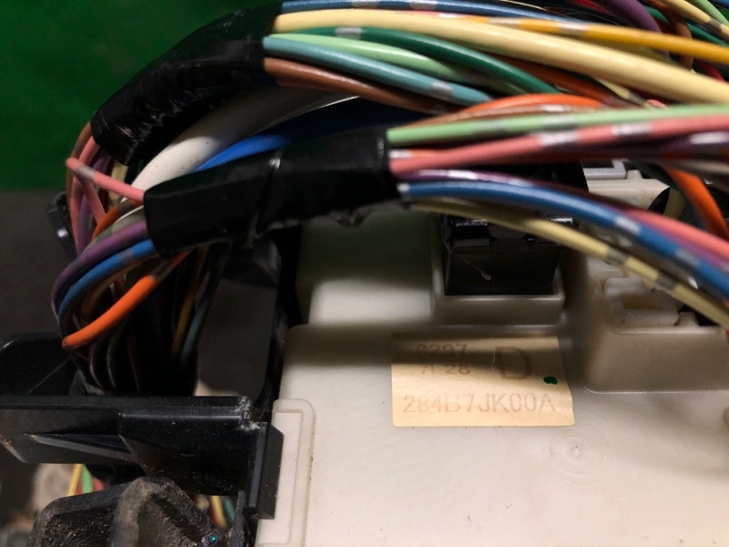 Блок предохранителей моторный отсек EX35(37) 07-12 2008 Внедорожник 3.5