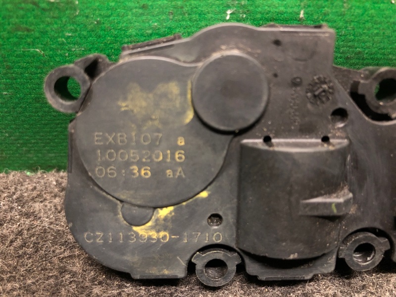 Моторчик заслонки печки QX30 16-20 2017 Внедорожник 2.0 20PET