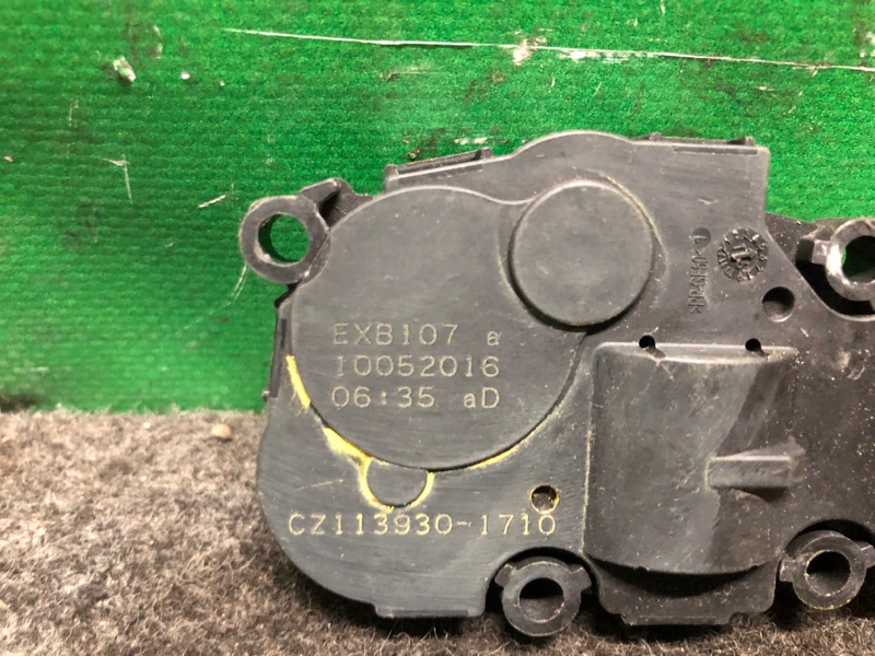 Моторчик заслонки печки QX30 16-20 2017 Внедорожник 2.0 20PET