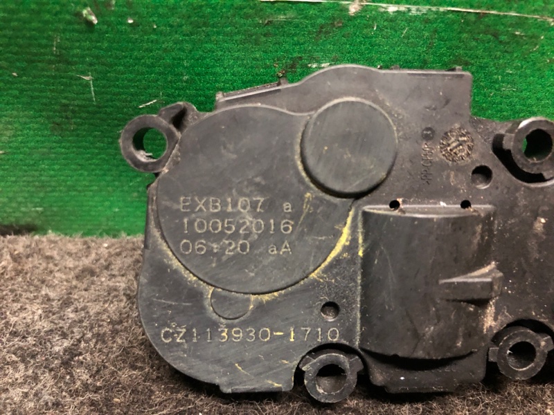 Моторчик заслонки печки QX30 16-20 2017 Внедорожник 2.0 20PET