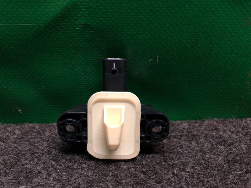 Датчик удара передний левый INFINITI QX30 16-20 Внедорожник 2.0 20PET