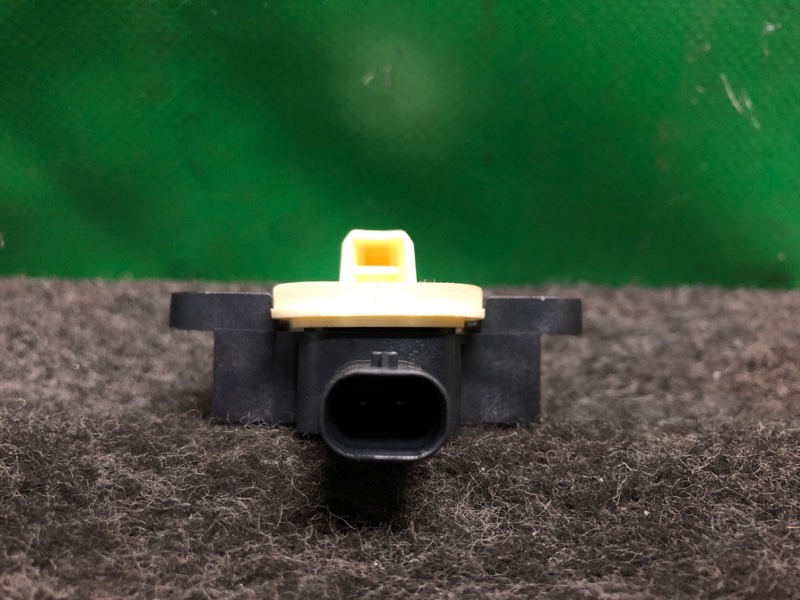 Датчик удара передний левый QX30 16-20 2017 Внедорожник 2.0 20PET