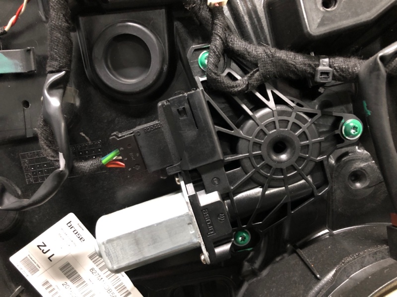 Стеклоподъемник задний левый INFINITI QX30 16-20 2017 Внедорожник 2.0 20PET 82721-5DM0A Б/У