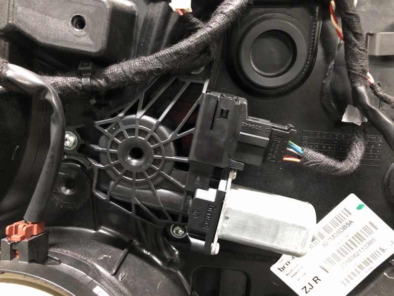 Стеклоподъемник задний правый QX30 16-20 2017 Внедорожник 2.0 20PET Стеклоподъемник задний правый QX30 16-20 2017 Внедорожник 2.0 20PET