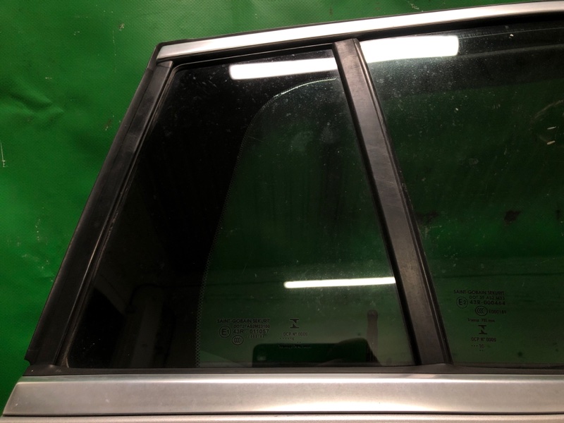 Стекло двери глухое заднее правое INFINITI QX30 16-20 2017 Внедорожник 2.0 20PET 82220-5DA0A Б/У