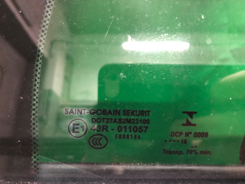 Стекло двери глухое заднее правое QX30 16-20 2017 Внедорожник 2.0 20PET