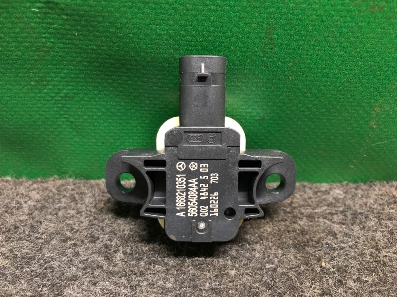 Датчик удара задний правый INFINITI QX30 16-20 2017 Внедорожник 2.0 20PET K8836-5DA0A Б/У