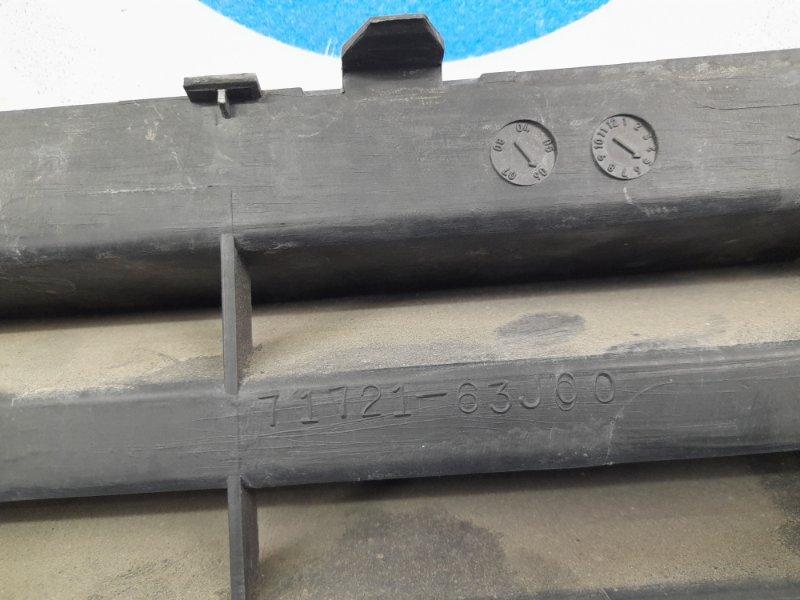 Решетка переднего бампера SUZUKI SWIFT 04-11