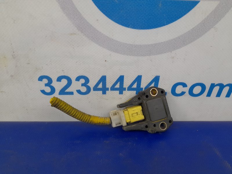 Датчик удара передний OUTBACK 03-09 BP