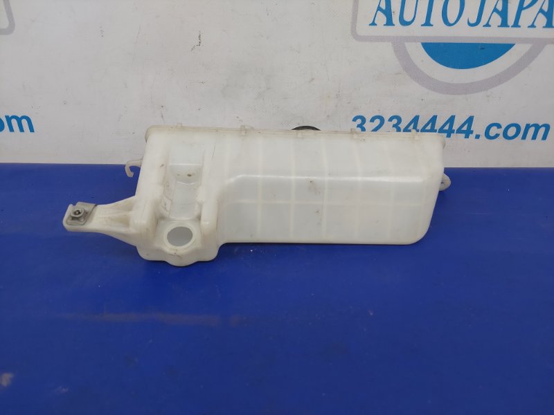 Бачок омывателя LS430 00-06